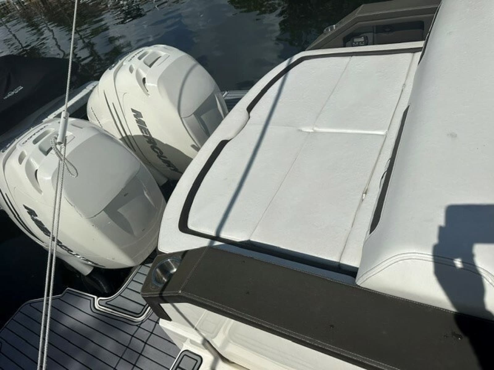 2018 Sea Ray SLX 310 - Photo 15