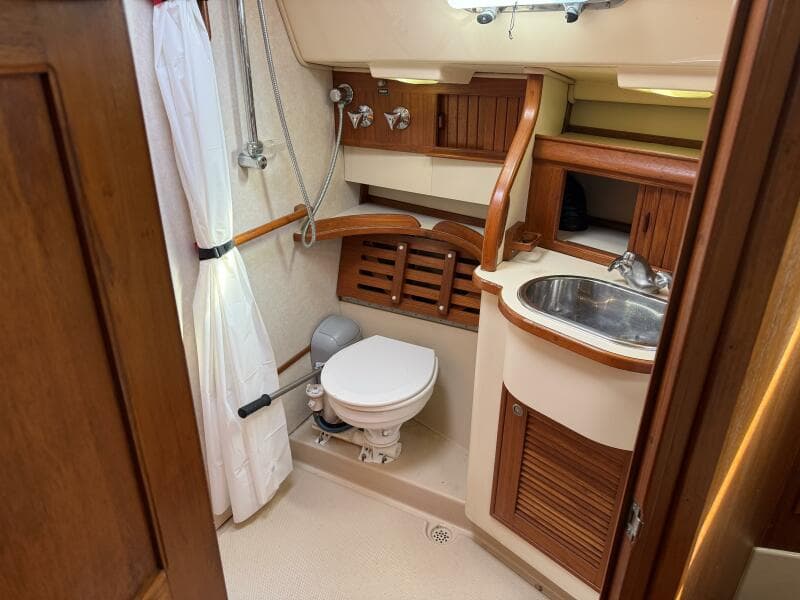 1999 Island Packet 380