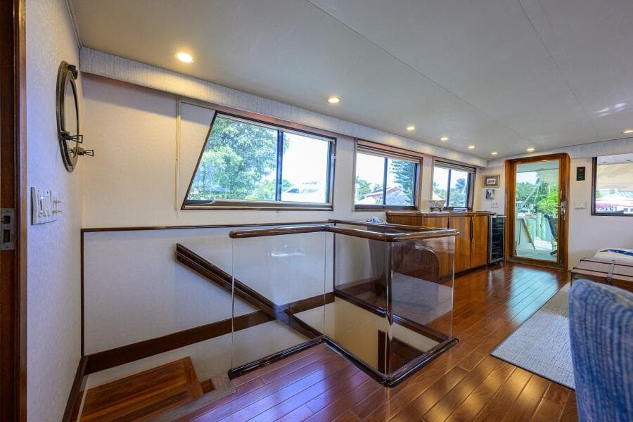 1991 Hatteras 78 Cockpit Motor Yacht