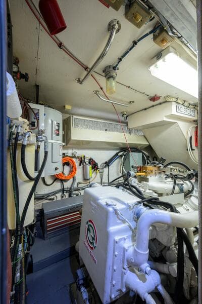 1991 Hatteras 78 Cockpit Motor Yacht