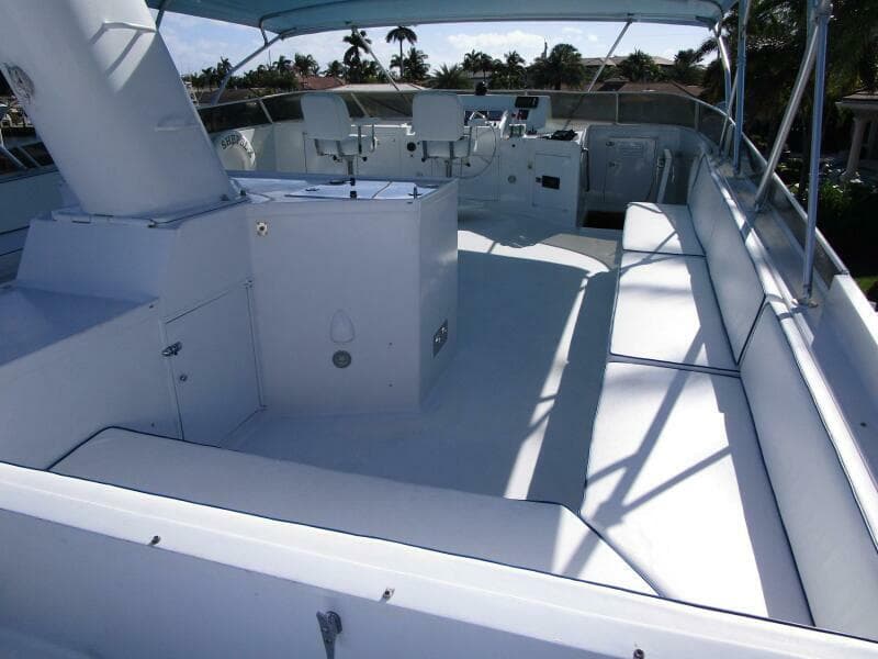 Flybridge Stbd. Side 