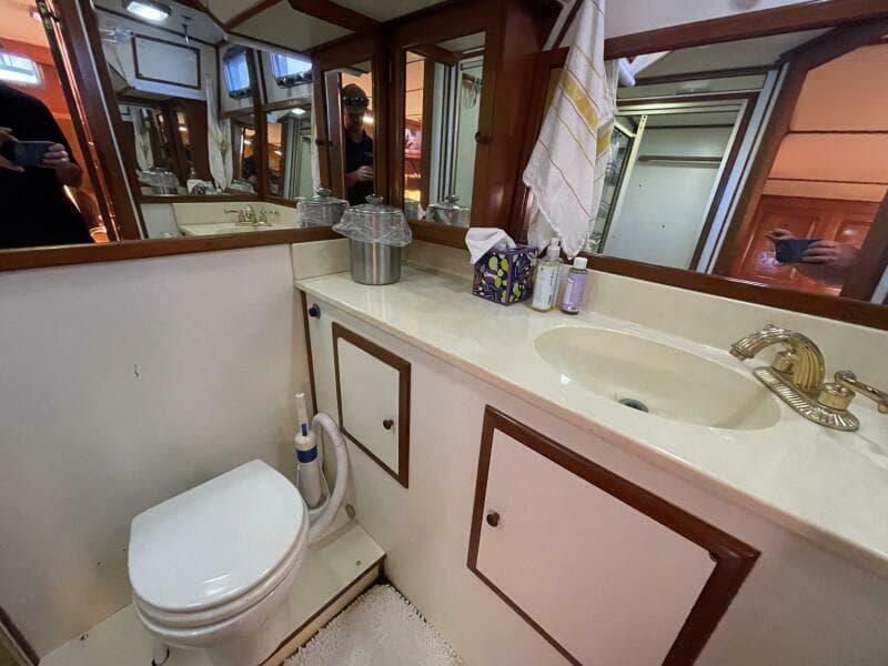 1987 Heritage East 40 Sundeck