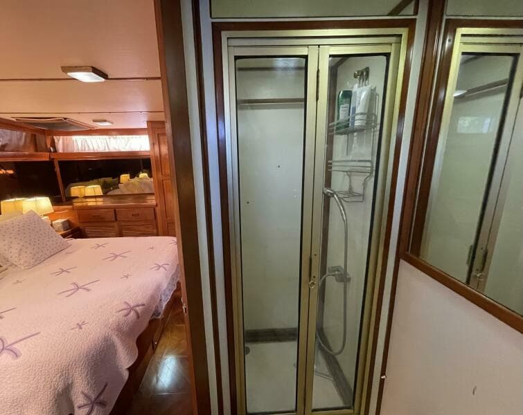 1987 Heritage East 40 Sundeck