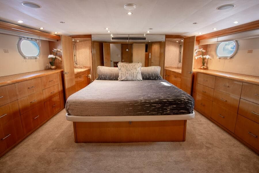 KRISTIN LEE 75’ - Lower Deck Master Stateroom