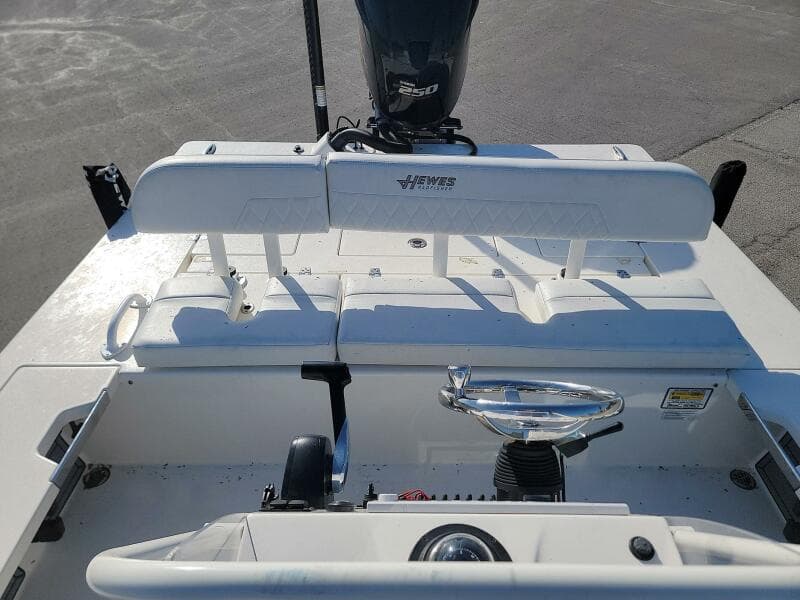2021 Hewes Redfisher 21