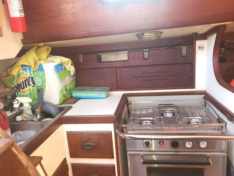 1987 Cape Dory 330 - Photo 11