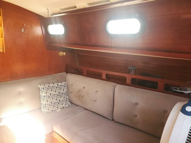 1987 Cape Dory 330 - Photo 10