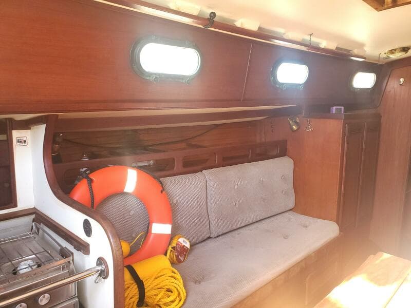 1987 Cape Dory 330 - Photo 9