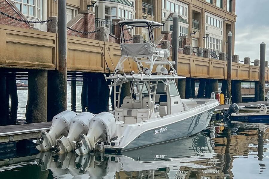 2017 Everglades 355 CC