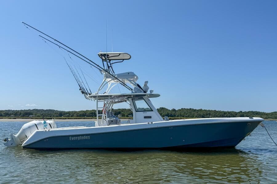 2017 Everglades 355 CC