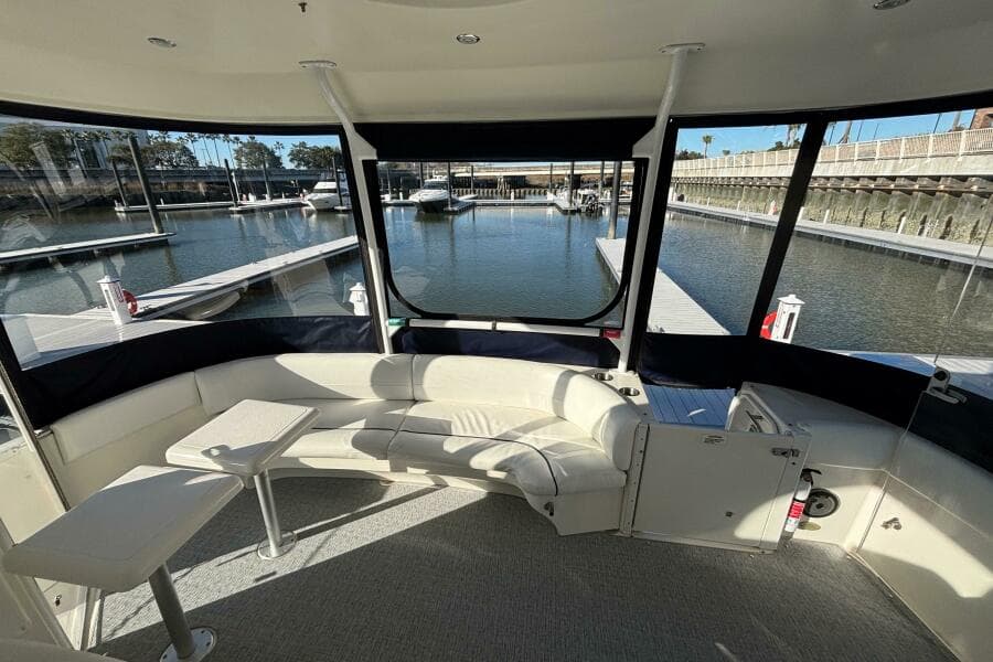 2005 Cruisers Yachts 455 Express Motor Yacht