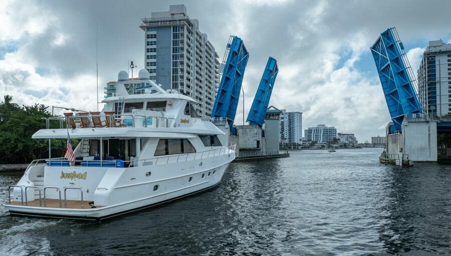 2005 Ocean Alexander 80 motoryacht