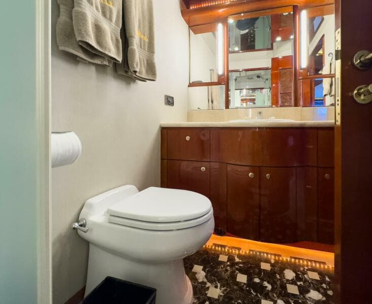 2005 Ocean Alexander 80 motoryacht