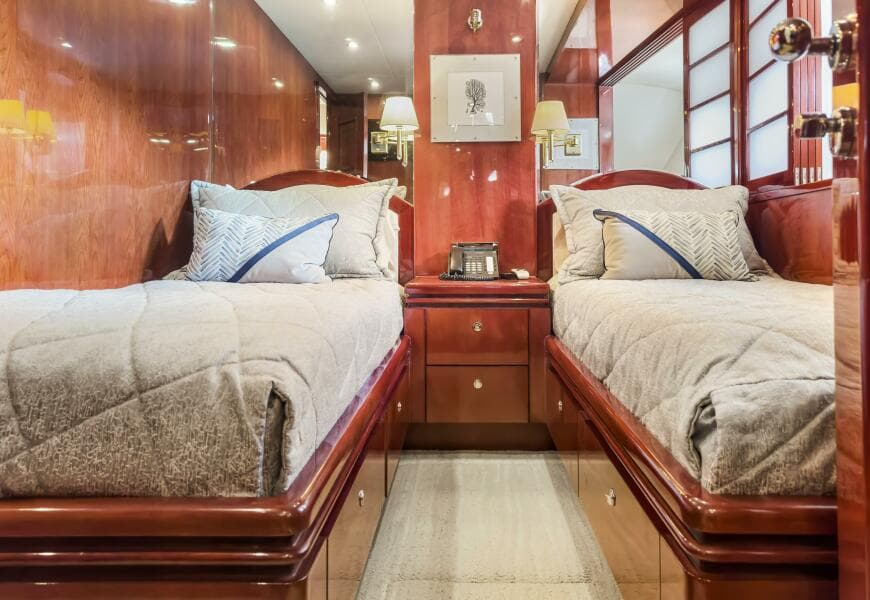 2005 Ocean Alexander 80 motoryacht