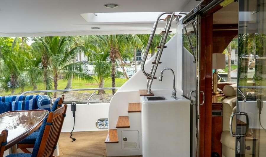 2005 Ocean Alexander 80 motoryacht