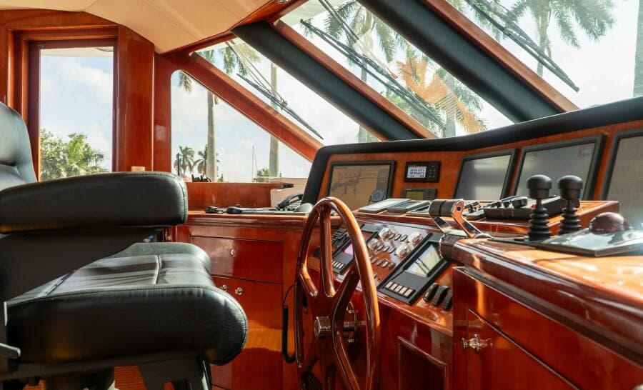 2005 Ocean Alexander 80 motoryacht