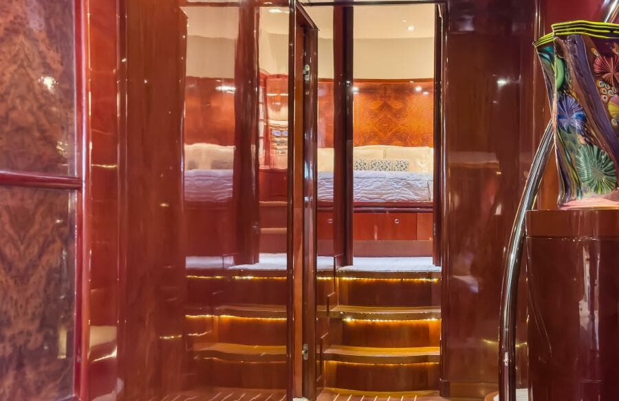 2005 Ocean Alexander 80 motoryacht