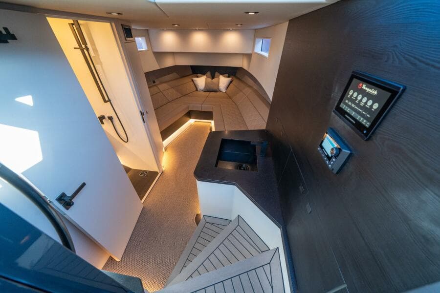 2022 Vanquish Yachts VQ45