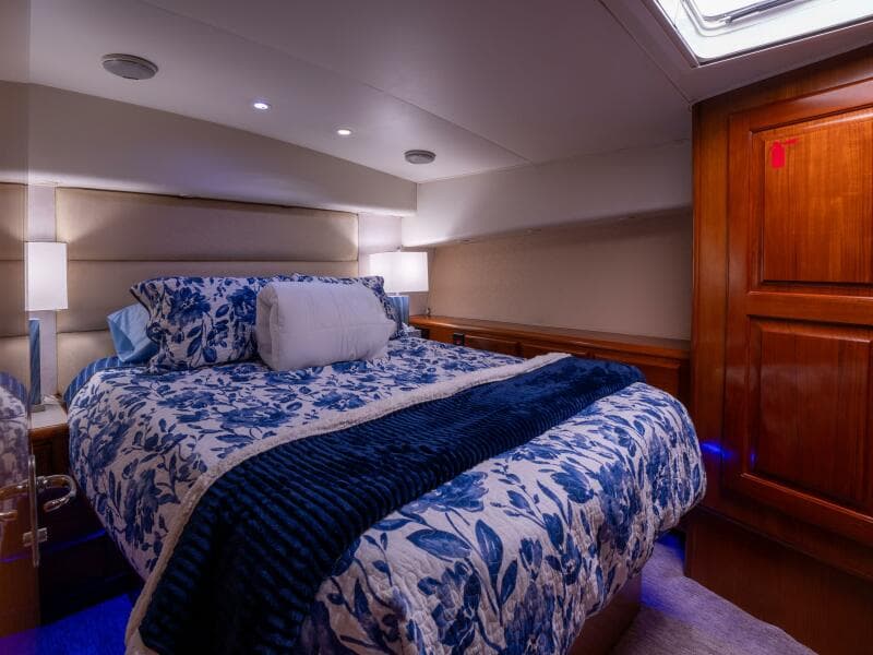 1998 Viking 58 Convertible