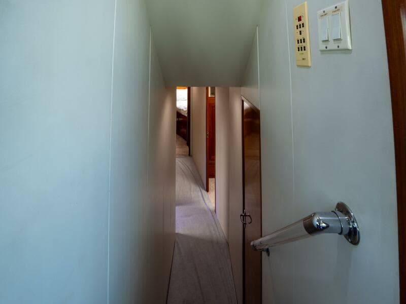 1998 Viking 58 Convertible