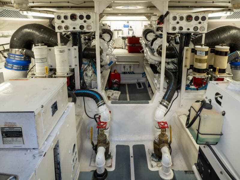 1998 Viking 58 Convertible