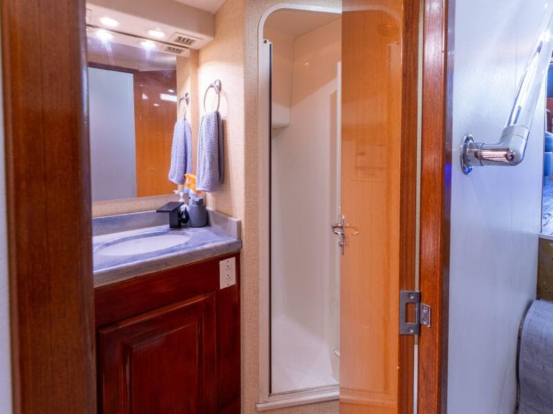 1998 Viking 58 Convertible