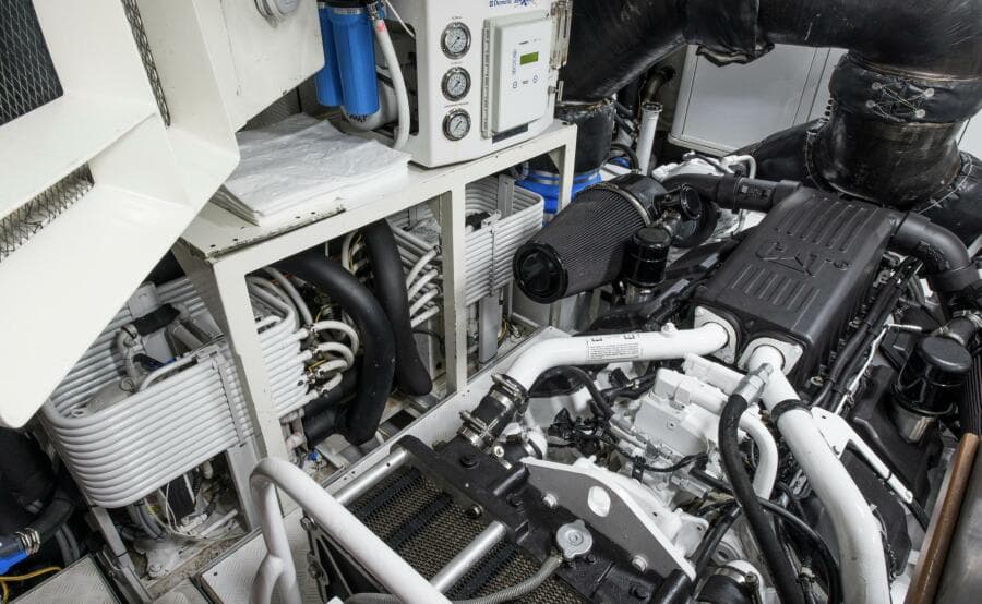 Cheoy Lee 95 FOOTLOOSE - Engine Room