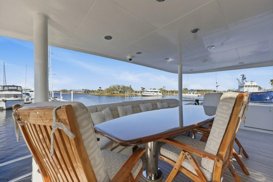 Cheoy Lee 95 FOOTLOOSE - Main Deck Aft