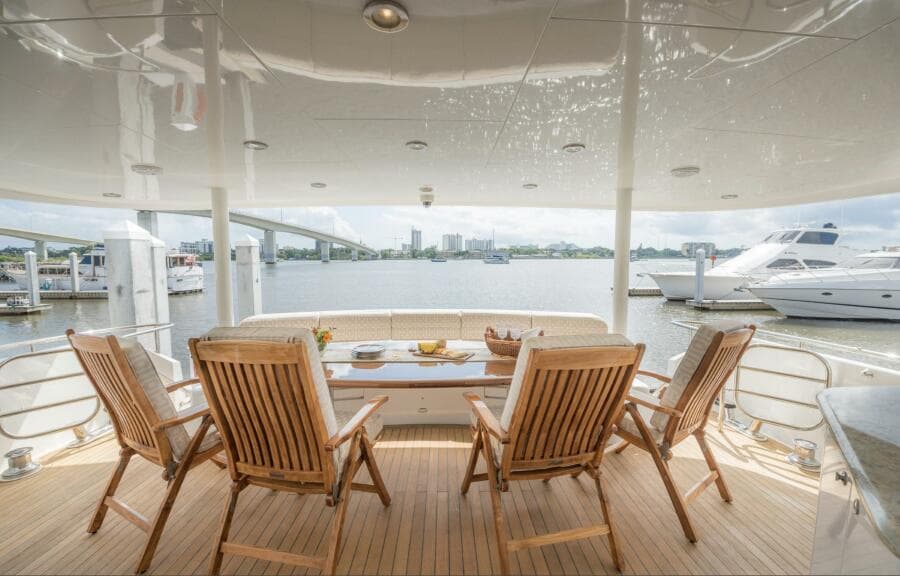 Cheoy Lee 95 FOOTLOOSE - Main Deck Aft