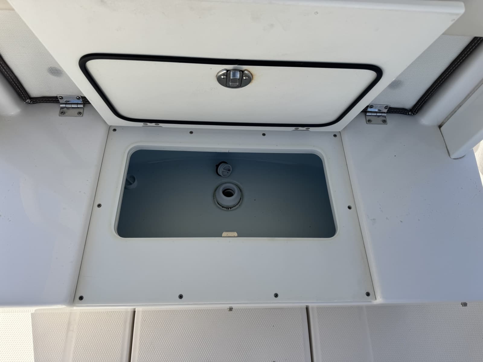 2020 Robalo R272 Center Console - Photo 21