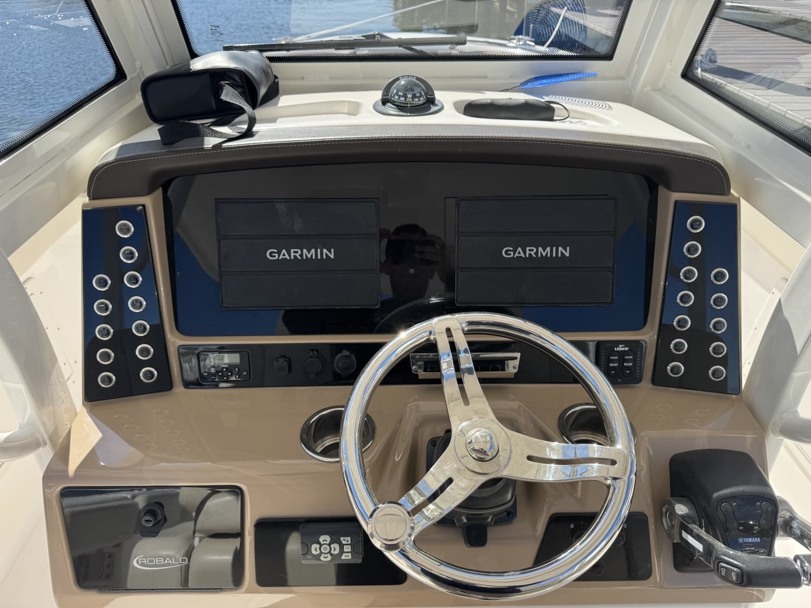 2020 Robalo R272 Center Console - Photo 14