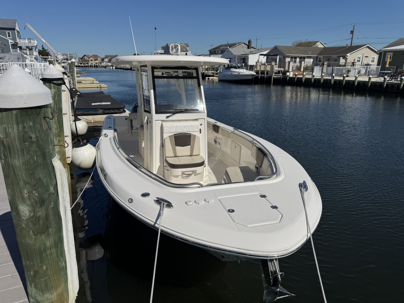 2020 Robalo R272 Center Console - Photo 2