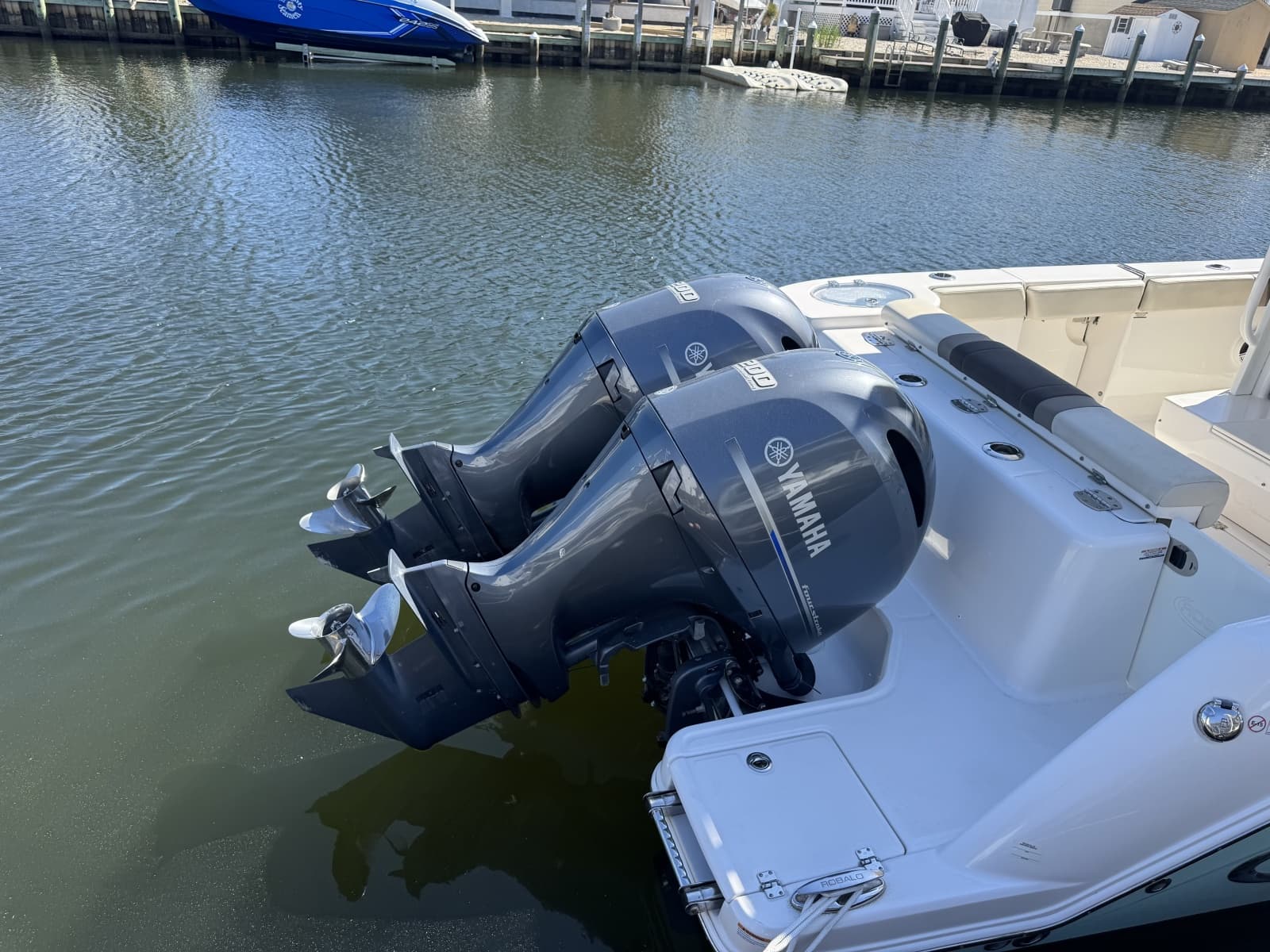 2020 Robalo R272 Center Console - Photo 8