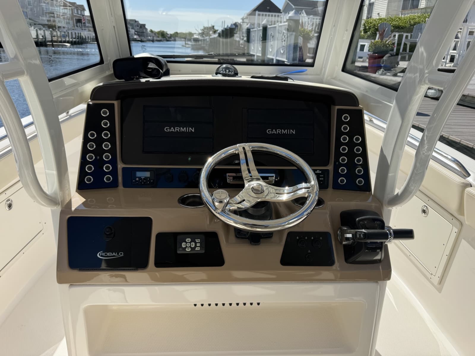 2020 Robalo R272 Center Console - Photo 13