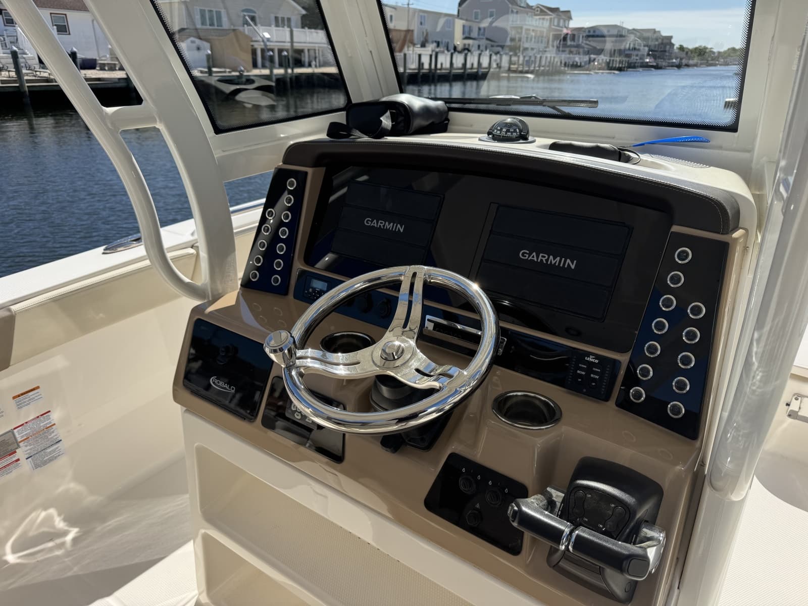 2020 Robalo R272 Center Console - Photo 12