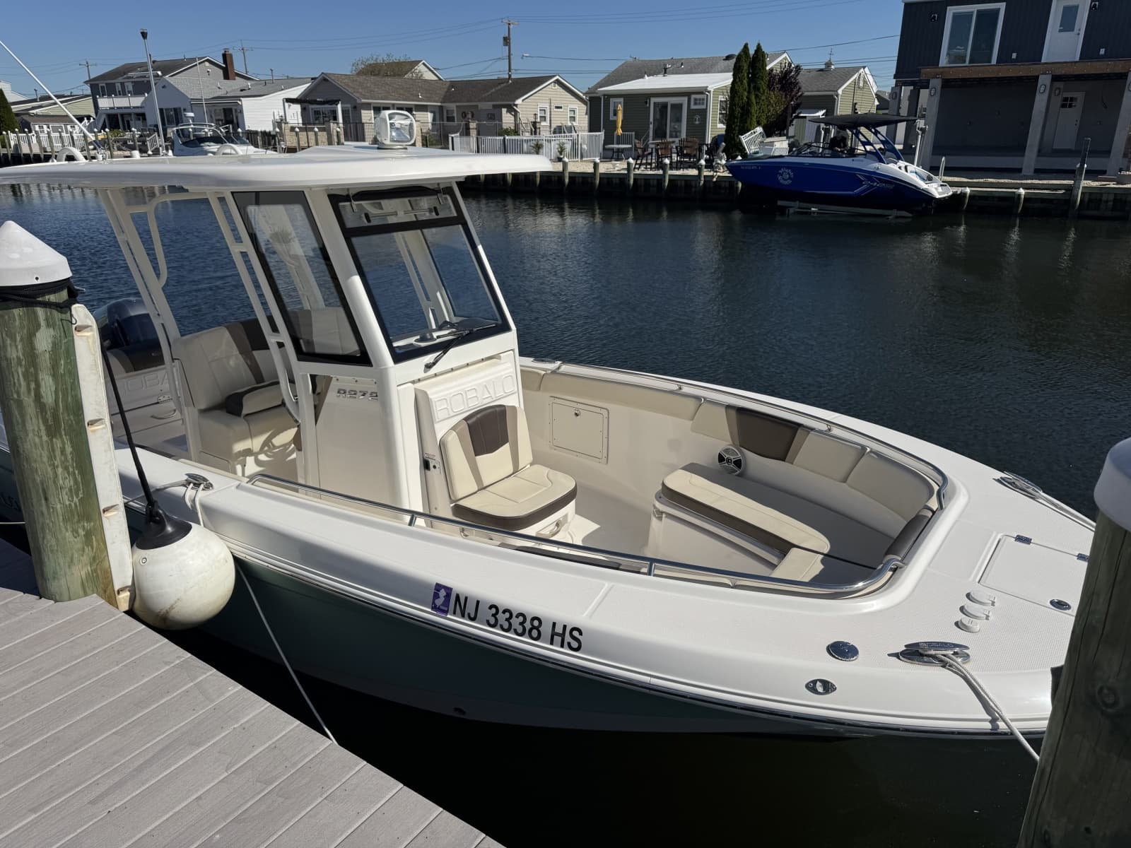 2020 Robalo R272 Center Console - Photo 1