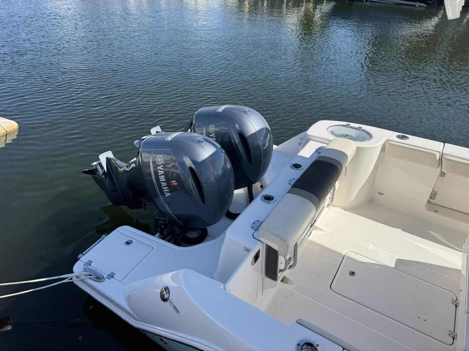 2020 Robalo R272 Center Console - Photo 7