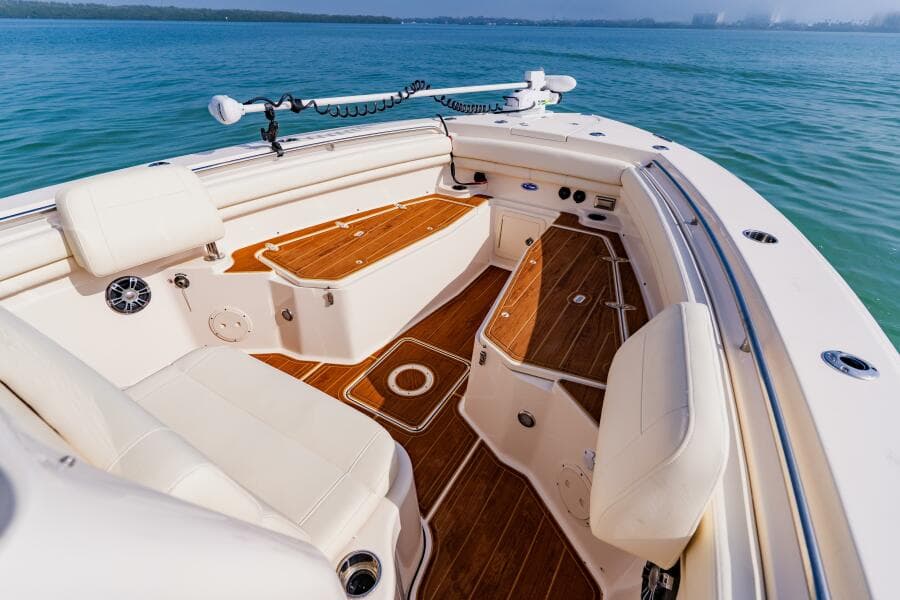 2021 Grady-White 306 Canyon