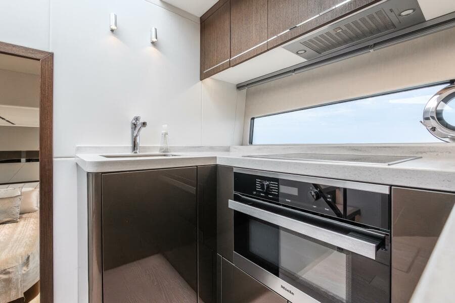 2021 Sunseeker Predator 60 EVO