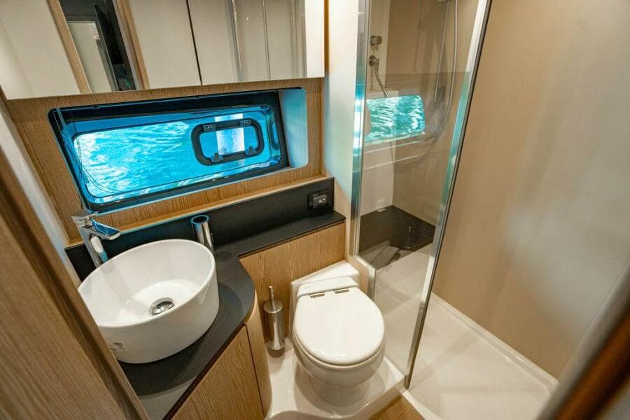 Azimut Atlantis 45 - Relax Josephine - Head