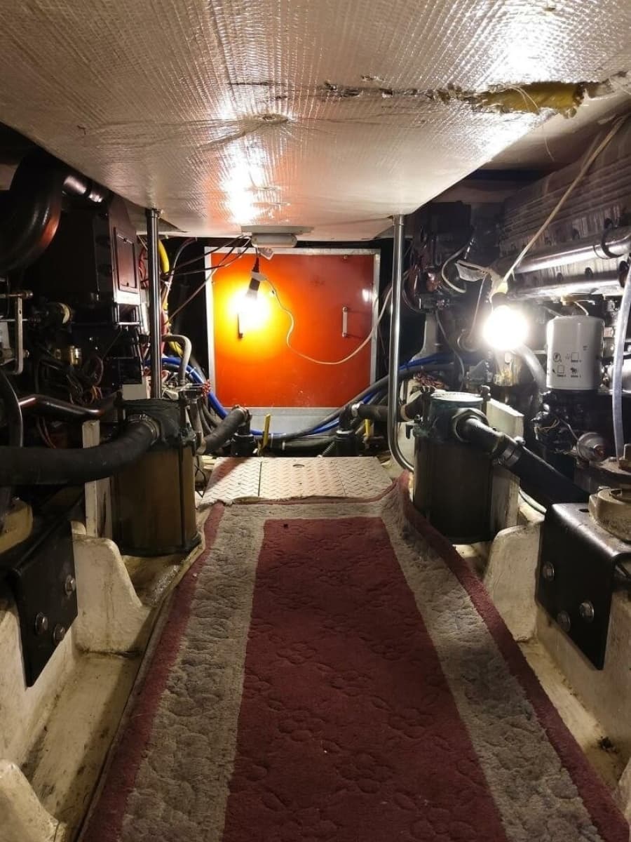 1991 Bayliner 4588 Pilothouse - Photo 12