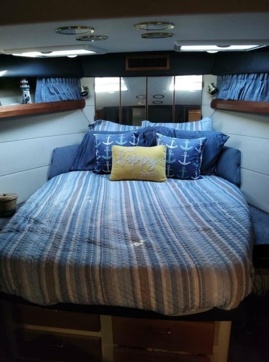 1991 Bayliner 4588 Pilothouse - Photo 10