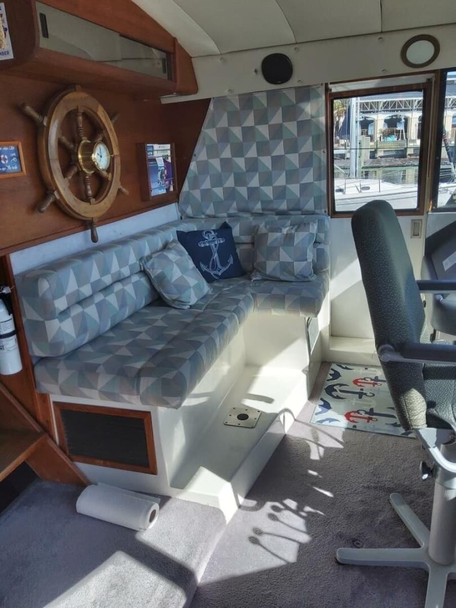 1991 Bayliner 4588 Pilothouse - Photo 11