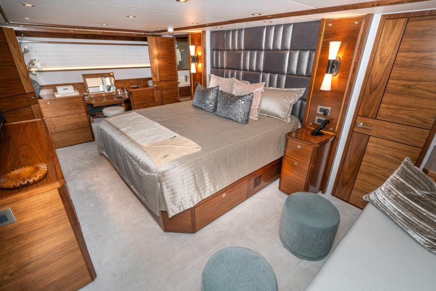 2025 Viking 90C "Zatara" - Stateroom