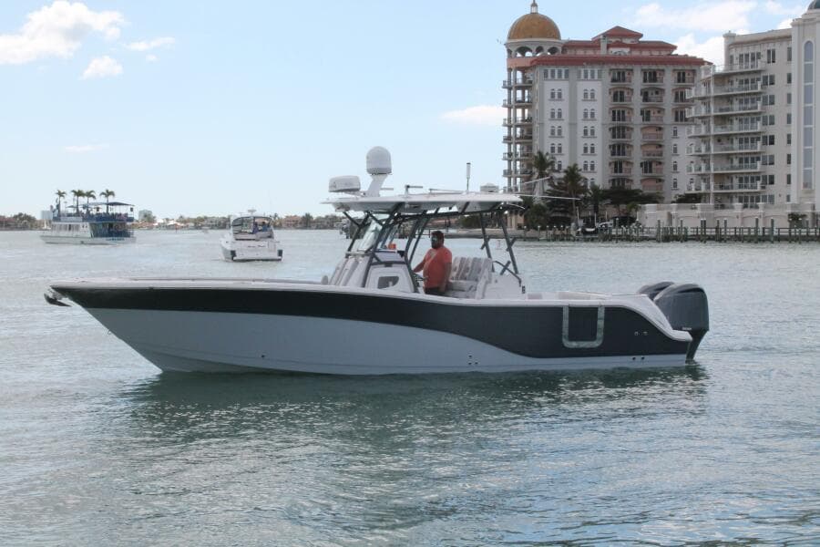 2018 Sea Fox 328 Commander