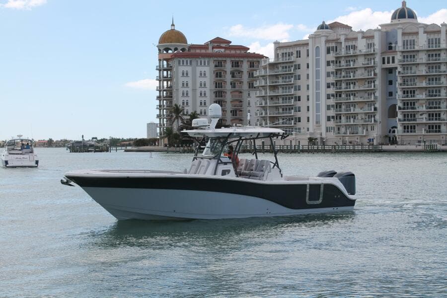 2018 Sea Fox 328 Commander