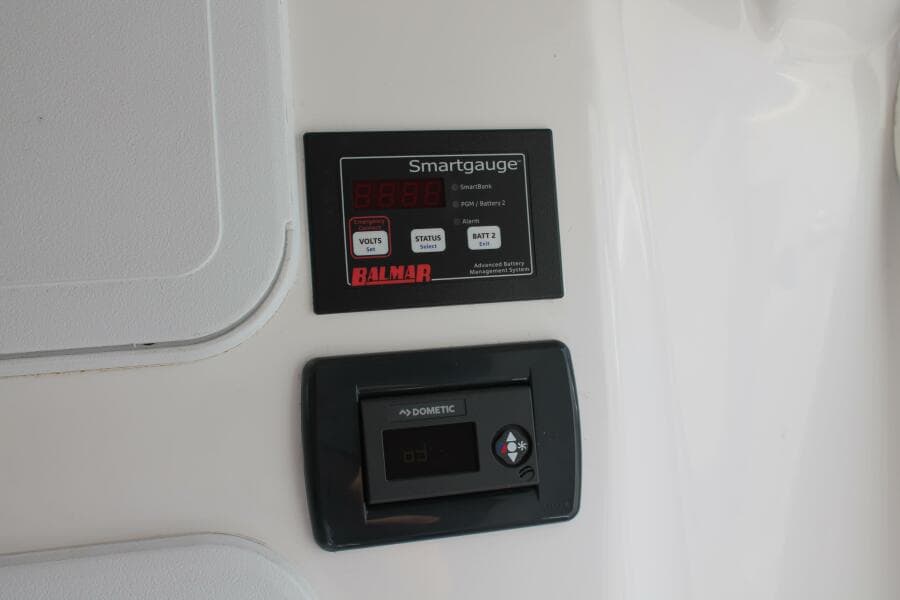 2018 Sea Fox 328 Commander