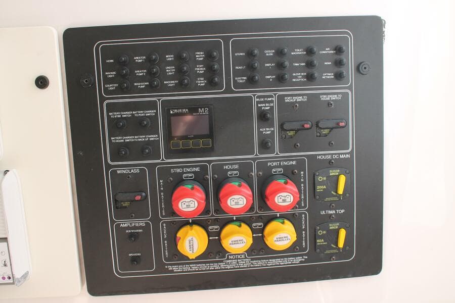 2018 Sea Fox 328 Commander