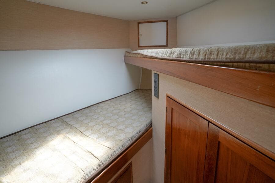 1997 Blackwell Boatworks 60 Convertible- MISA- VIP Stateroom