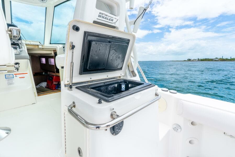 2012 Boston Whaler 345 Conquest 